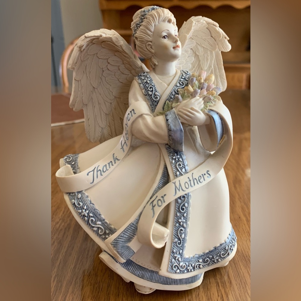Angel Figurine with Thank Heaven for Mothers Message